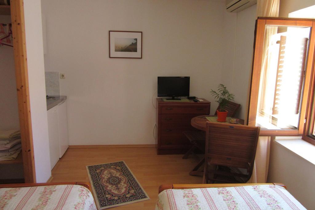 Dobra Apartments Trogir Exterior foto